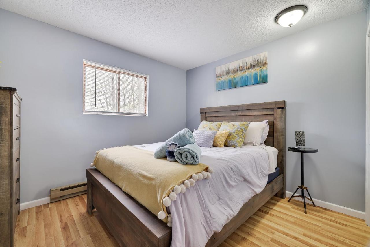 Premier Cozy Cabin - Free Amenities & Comm Indoor Pools Bushkill Esterno foto