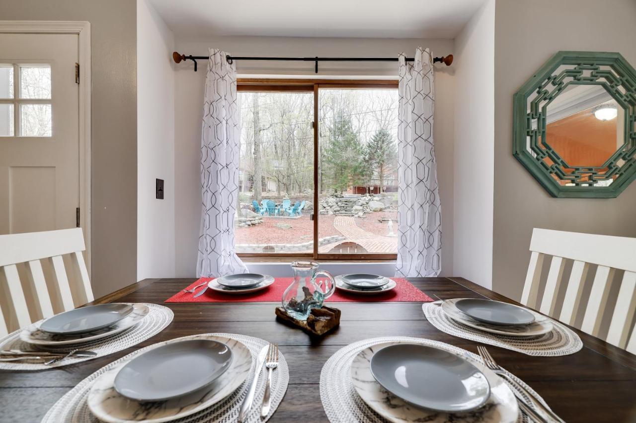 Premier Cozy Cabin - Free Amenities & Comm Indoor Pools Bushkill Esterno foto