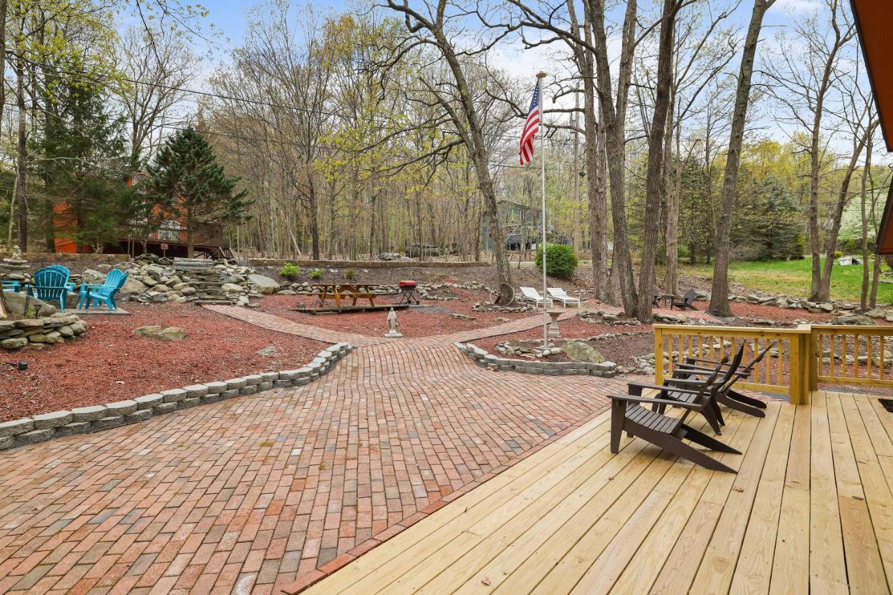 Premier Cozy Cabin - Free Amenities & Comm Indoor Pools Bushkill Esterno foto