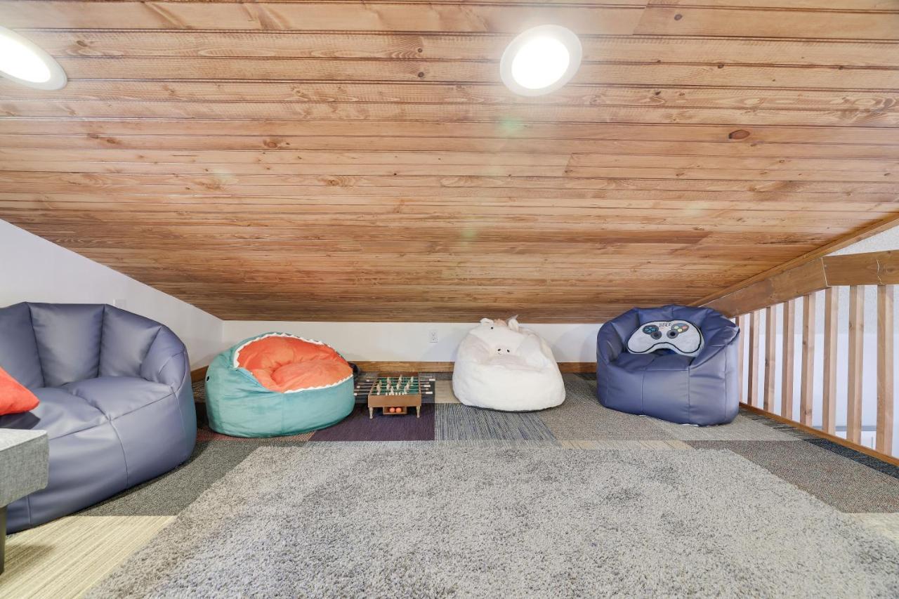 Premier Cozy Cabin - Free Amenities & Comm Indoor Pools Bushkill Esterno foto