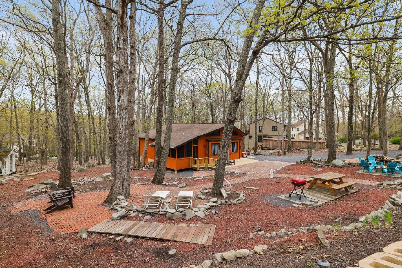 Premier Cozy Cabin - Free Amenities & Comm Indoor Pools Bushkill Esterno foto