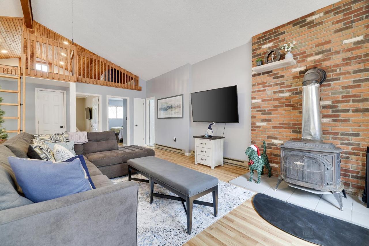 Premier Cozy Cabin - Free Amenities & Comm Indoor Pools Bushkill Esterno foto