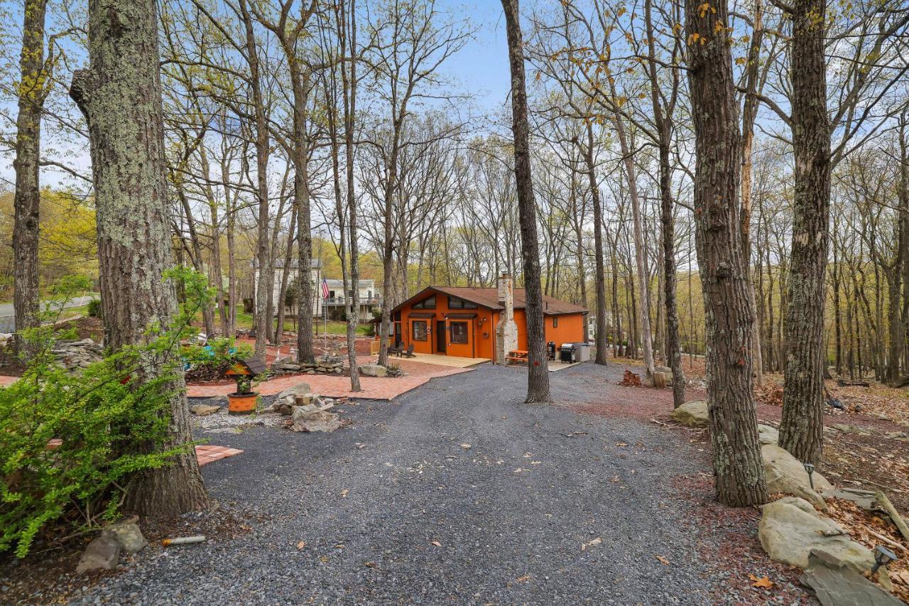 Premier Cozy Cabin - Free Amenities & Comm Indoor Pools Bushkill Esterno foto