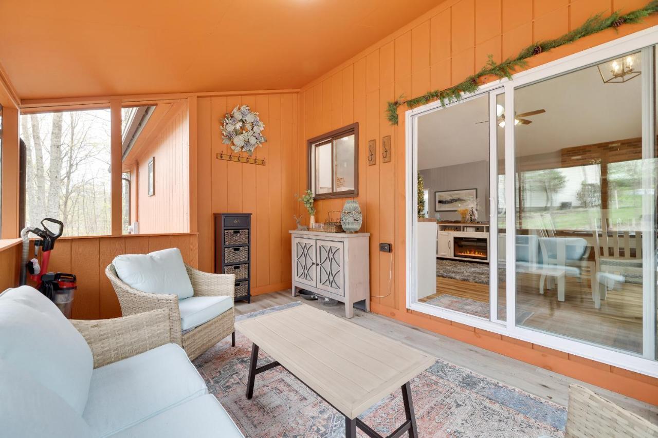 Premier Cozy Cabin - Free Amenities & Comm Indoor Pools Bushkill Esterno foto