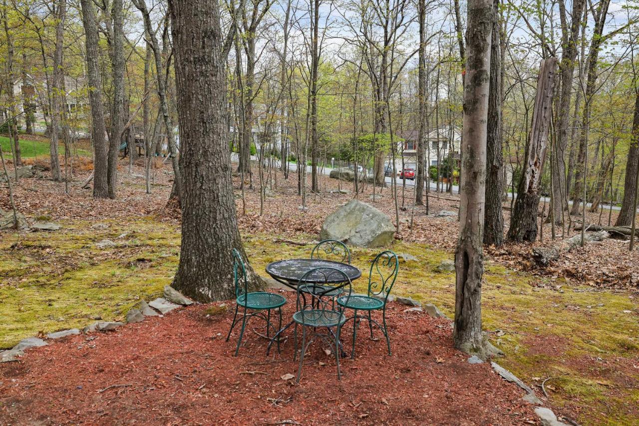 Premier Cozy Cabin - Free Amenities & Comm Indoor Pools Bushkill Esterno foto
