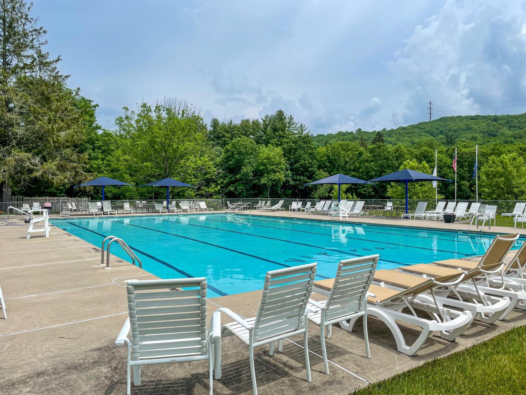 Premier Cozy Cabin - Free Amenities & Comm Indoor Pools Bushkill Esterno foto