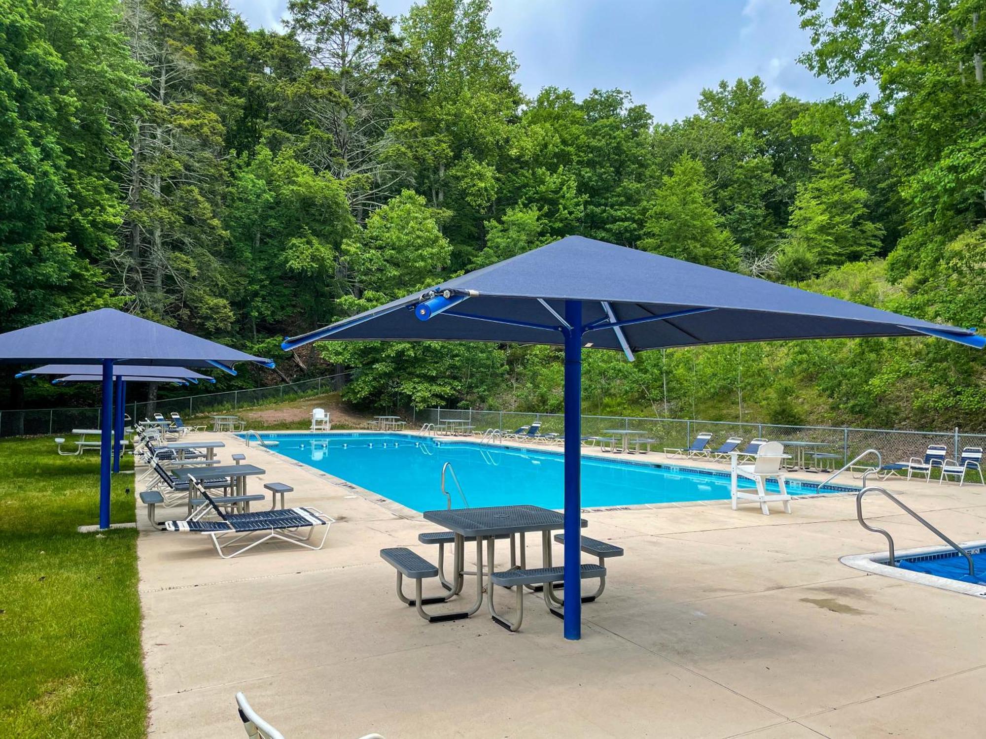 Premier Cozy Cabin - Free Amenities & Comm Indoor Pools Bushkill Esterno foto